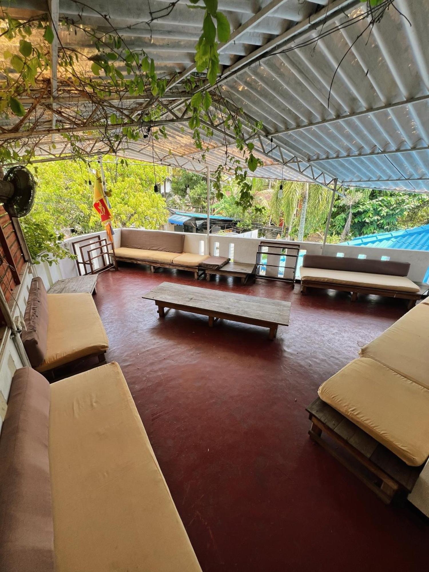 Hari Hari Hostel Weligama Eksteriør billede