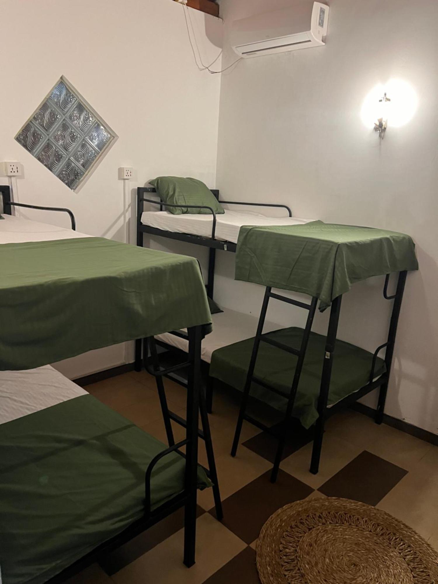 Hari Hari Hostel Weligama Eksteriør billede