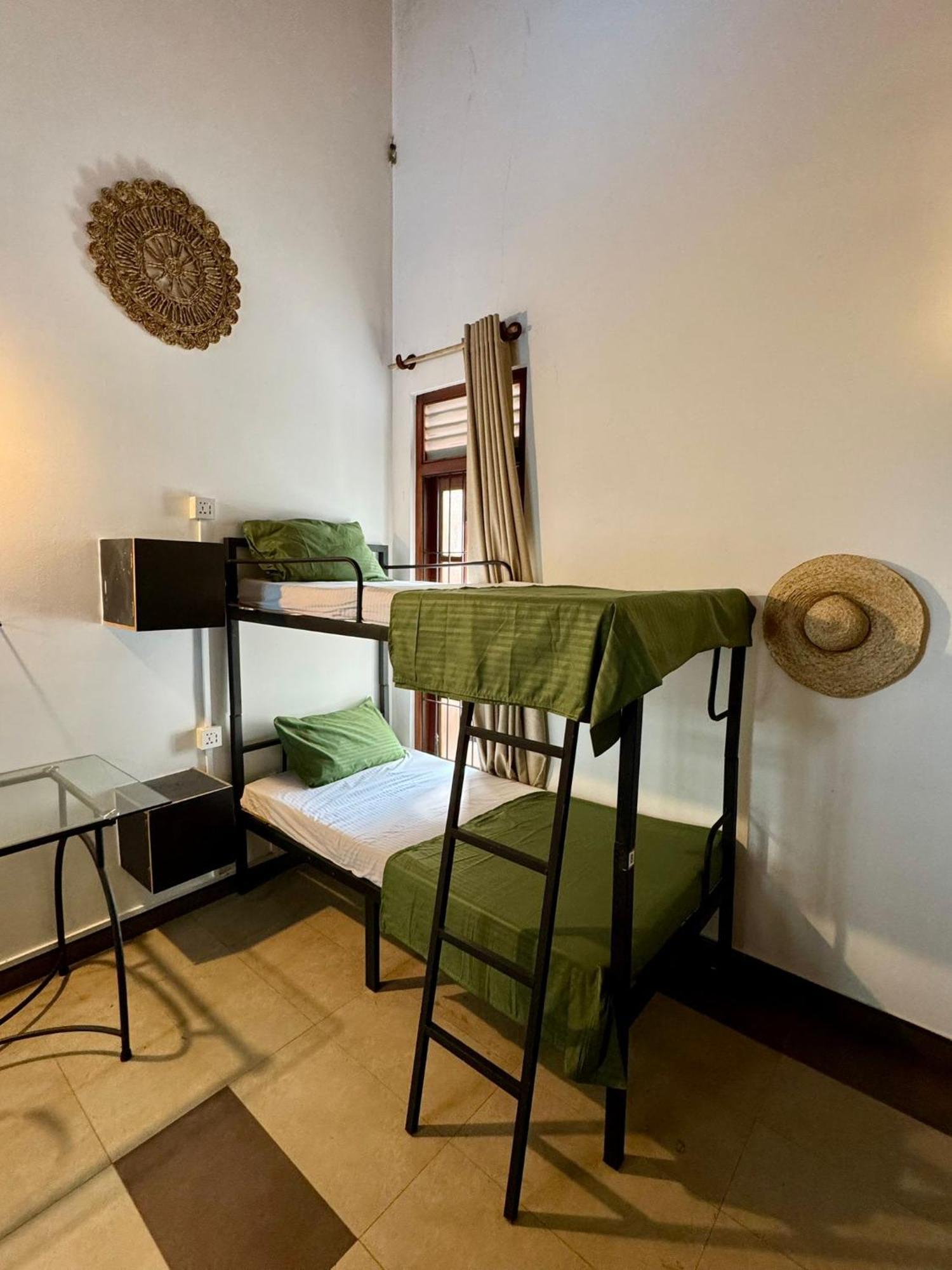 Hari Hari Hostel Weligama Eksteriør billede