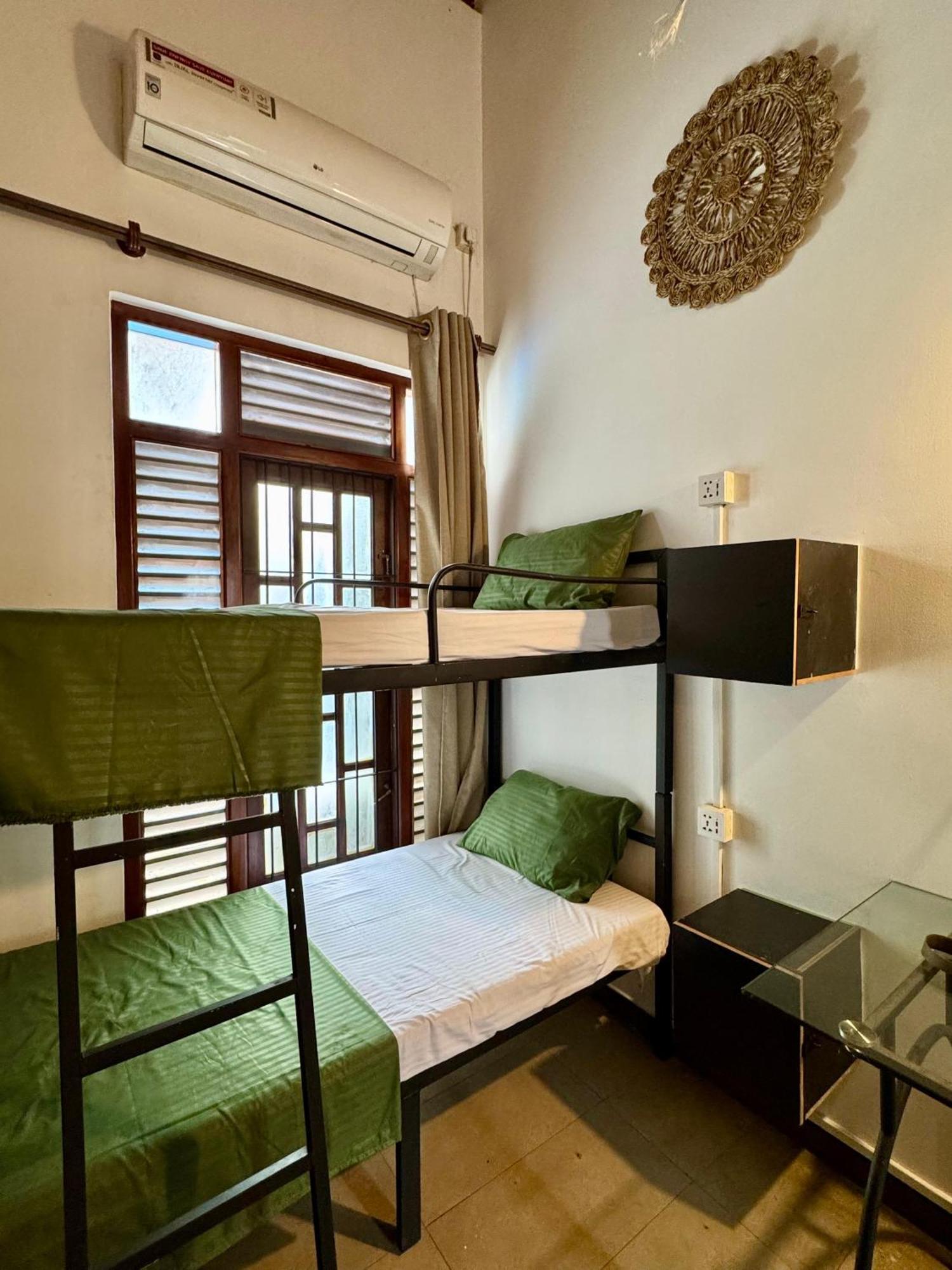 Hari Hari Hostel Weligama Eksteriør billede